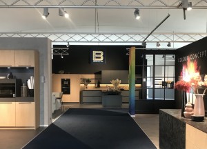 Brigitte en Kuhlmann Küchen samen op Hausmesse 2025